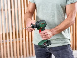 Bosch UniversalDrill 18V-60, skruvdragare med 2 batterier