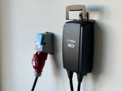 CTEK Njord Go elbilsladdare 11 kW med väggfäste