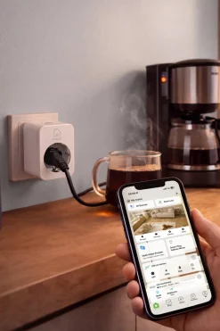 Deltaco SH-P01E16 smart plug med elmätare 16 A