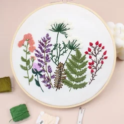 DIY-kit broderi Skogsblommor, nybörjare, från 12 år