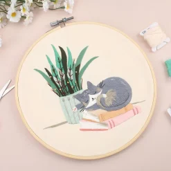 DIY-kit Broderi Sovande katt, nybörjare, från 12 år