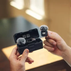 DJI Mic 3 trådlöst mikrofonsystem (2 TX + 1 RX + Charging Case)