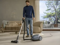 Electrolux 700 Silent dammsugare med HEPA, EB71U1L, blå