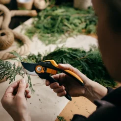 Fiskars Plus SmartFit sekatör med sidoskär P541
