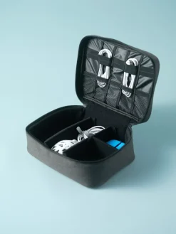 Förvaringsväska för kablar och powerbank, L
