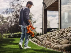 Husqvarna 120iBV batteridriven lövblås med sugfunktion 36 V