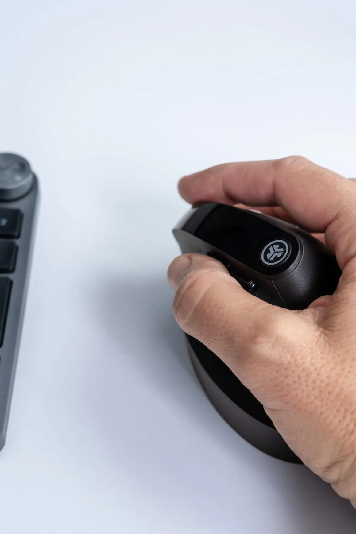 JLab JBuds trådlös ergonomisk vertikal mus