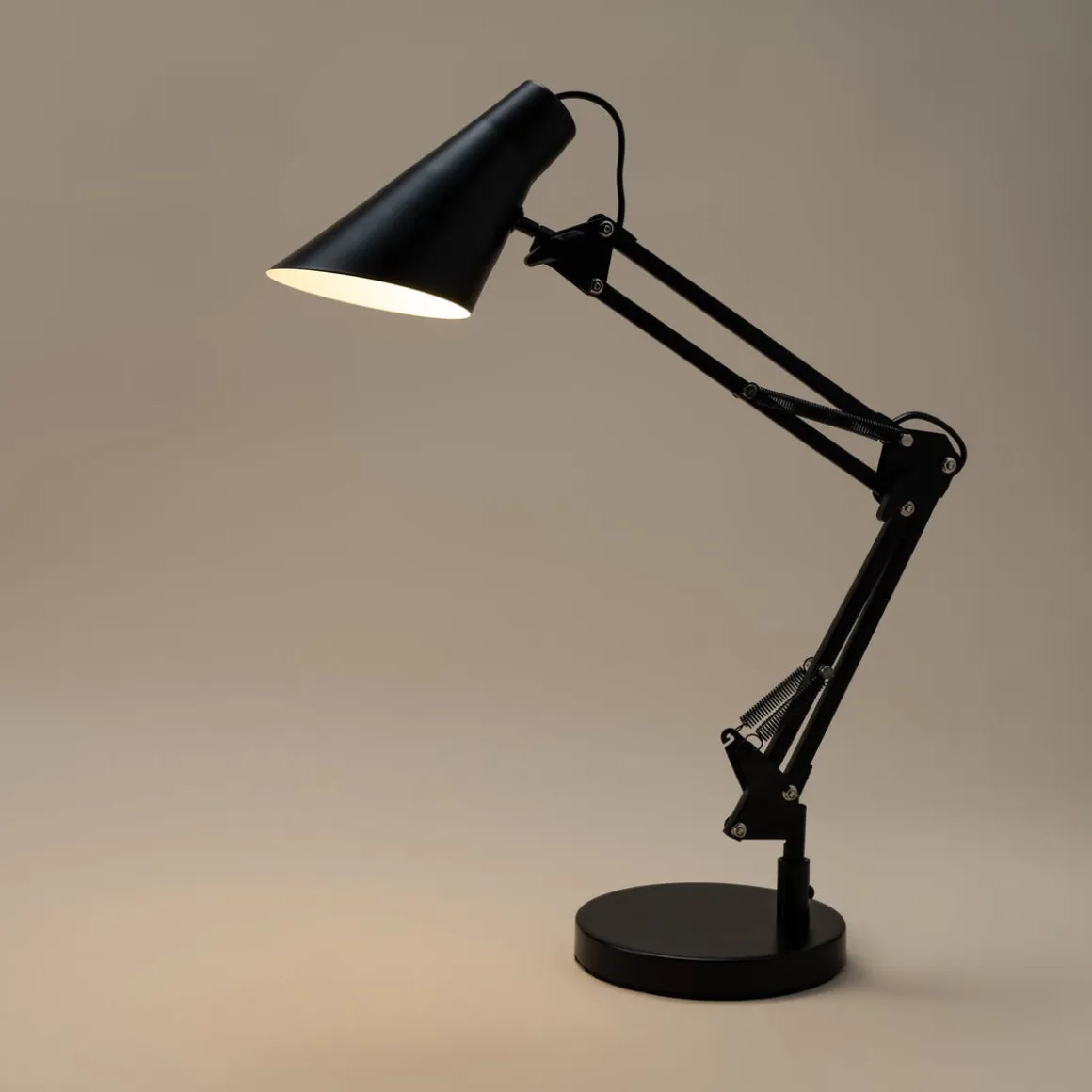 Levi skrivbordslampa LED svart, 50 cm, Northlight