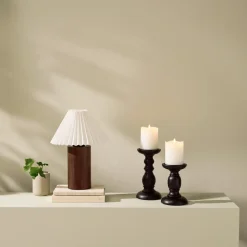 Ljusstake i trä, svart