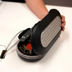 Masterlock portabel säkerhetsbox med kodlås och vajer