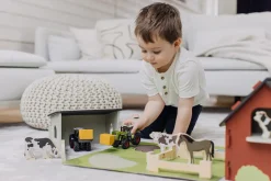 Micki Bondgård i trä, från 3 år