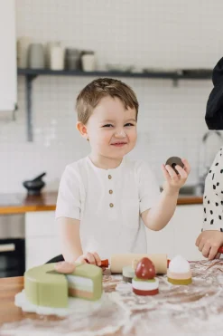 Micki kakfat med bakelser i trä, från 3 år