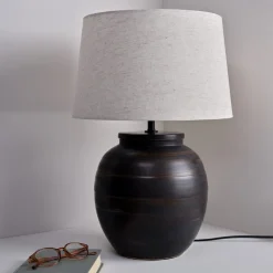 Northlight Elvira bordslampa med keramikfot, 52,5 cm