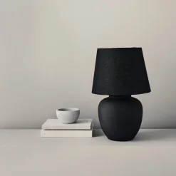 Northlight Selma bordslampa i svart keramik