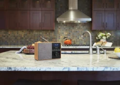 Philips TAR5505/10 radio med DAB+, FM och Bluetooth