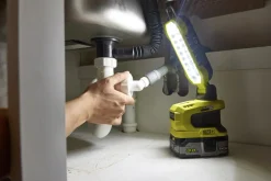 Ryobi arbetsbelysning 900 lm R18ALP-0 One+, batteridriven