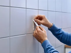 Självhäftande skruvar Tesa, gråa