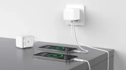 Snabbladdare 65 W med indragbar USB-C-kabel, vit