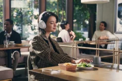 Sony WH-CH720N trådlösa over ear hörlurar med brusreducering