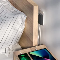 Väggladdare USB-C USB-A vinklad, 45 W