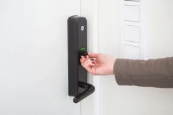 Yale Doorman Classic Home svart, elektriskt dörrlås