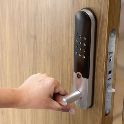 Yale Doorman L3S Flex, elektroniskt dörrlås
